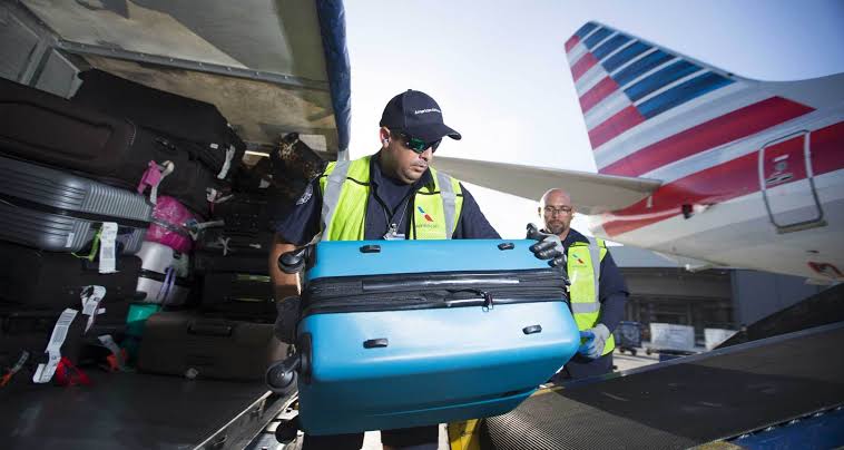 Does It Cost to Check a Bag with American Airlines?